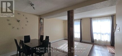 1994 Greenway Park Ln in Ottawa, ON - Building Photo - Building Photo