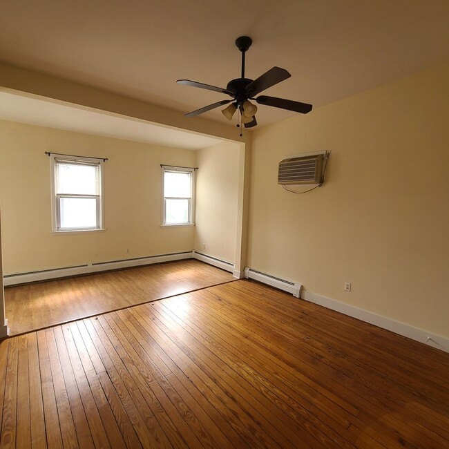 42 Parsons St in Yonkers, NY - Building Photo - Building Photo