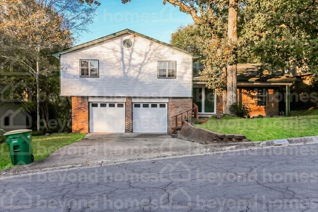 2910 Charter Oak Dr