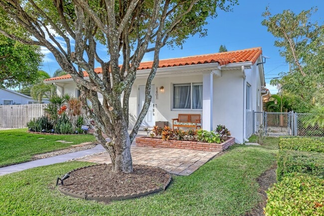 property at 1401 N N St
