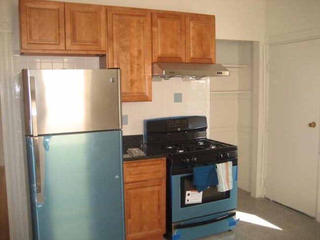 190 Highland St, Unit 3 in Boston, MA - Foto de edificio - Building Photo