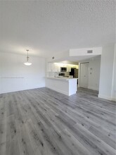 8600 SW 212th St in Cutler Bay, FL - Building Photo - Building Photo