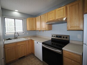 1506 Crestone Ave in Colorado Springs, CO - Building Photo - Building Photo