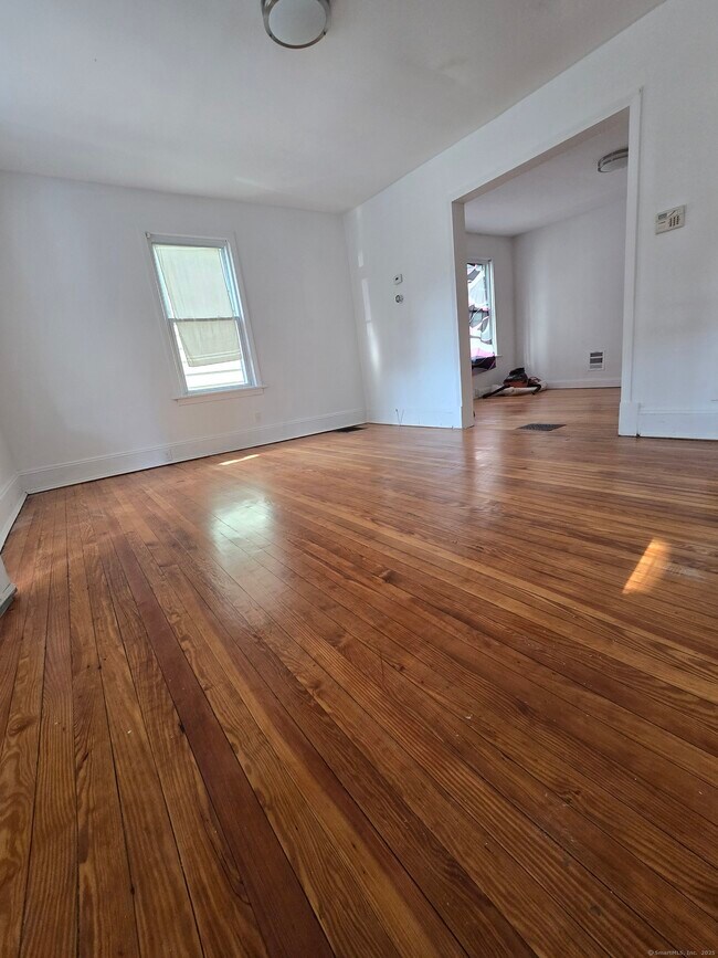 98 Cowles St in Bridgeport, CT - Building Photo - Building Photo