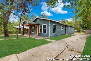 126 King Roger St in San Antonio, TX - Building Photo - Building Photo