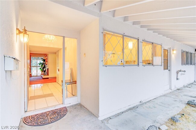 3442 Pueblo Way in Las Vegas, NV - Building Photo - Building Photo