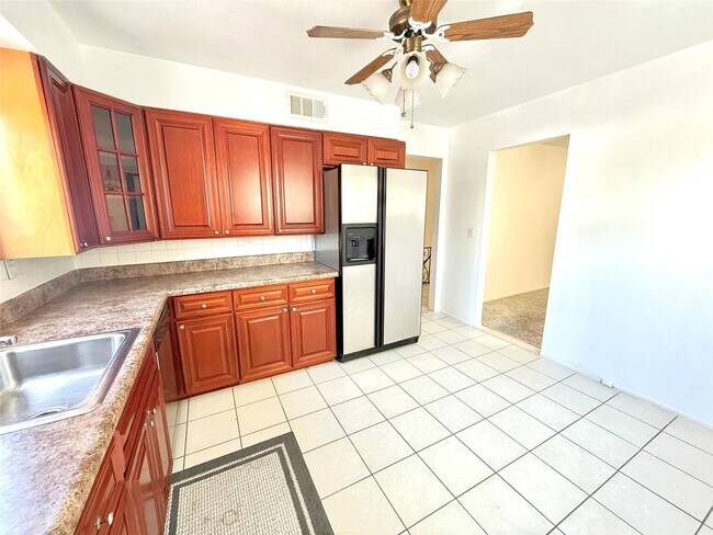 32 Elissa Ln in Yonkers, NY - Building Photo - Building Photo