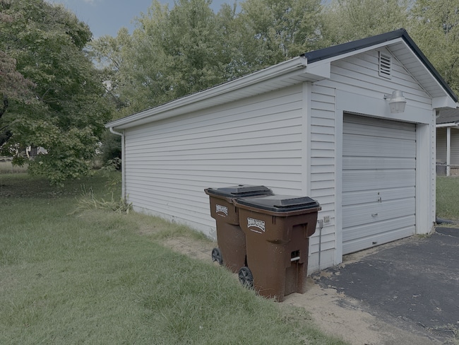 121 Churchill Ave in Hodgenville, KY - Building Photo - Building Photo