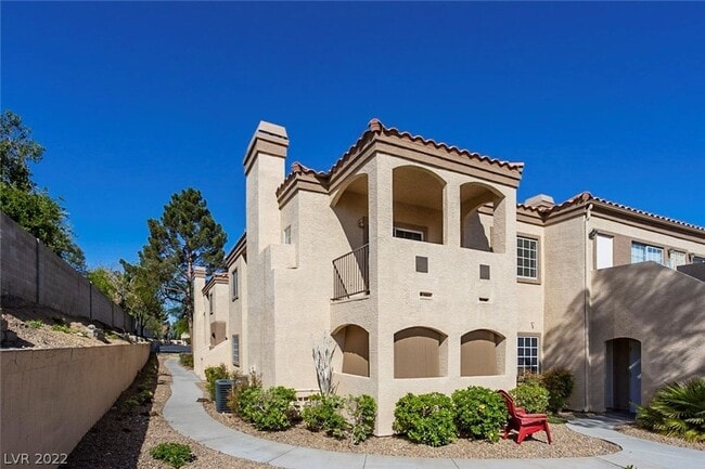 property at 1851 Hillpointe Rd