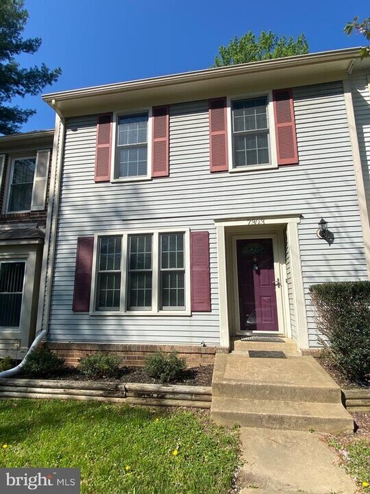 7303 Stream Way in West Springfield, VA - Building Photo
