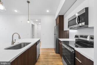 4324 Lancaster Ave, Unit 204 in Philadelphia, PA - Building Photo - Building Photo