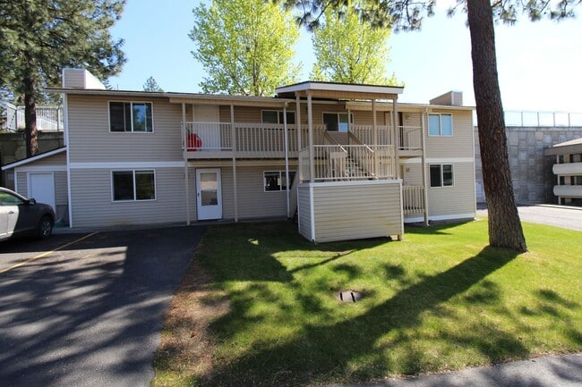 property at 8422 N Mayfair St