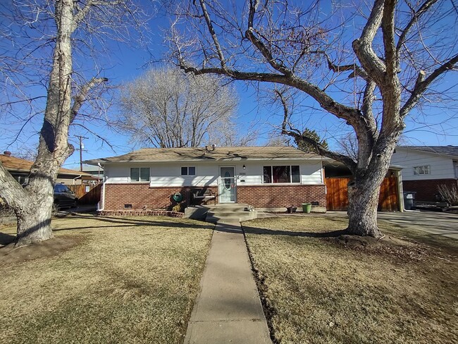 property at 6865 W Calahan Ave