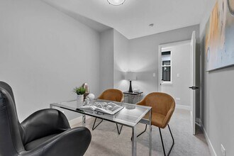 2818 W Harrison St in Chicago, IL - Building Photo - Building Photo