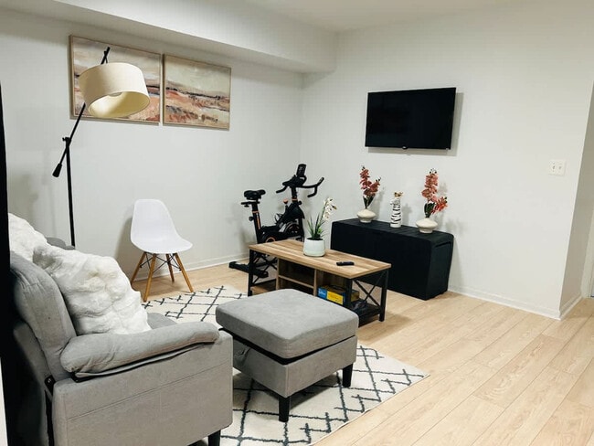 1255 Raum St NE in Washington, DC - Foto de edificio - Building Photo