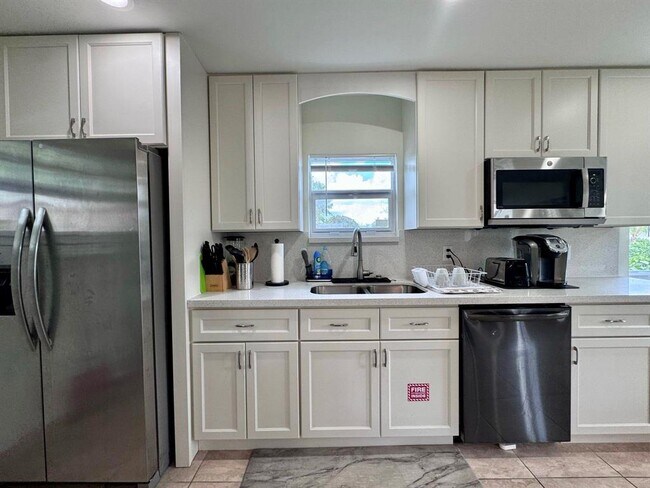 2730 NW 8th St in Pompano Beach, FL - Building Photo - Building Photo