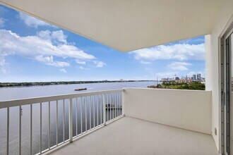 2600 N Flagler Dr in West Palm Beach, FL - Foto de edificio - Building Photo
