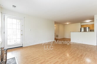 447 Meade Ct in East Brunswick, NJ - Building Photo - Building Photo
