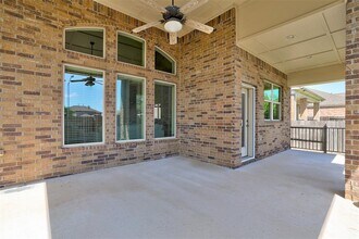 213 Southern Cross Dr in Austin, TX - Foto de edificio - Building Photo