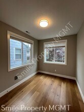 2422 SE Morrison St in Portland, OR - Building Photo - Building Photo