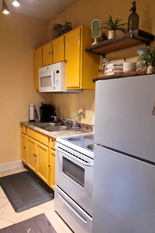 property at 1146 S 6th St