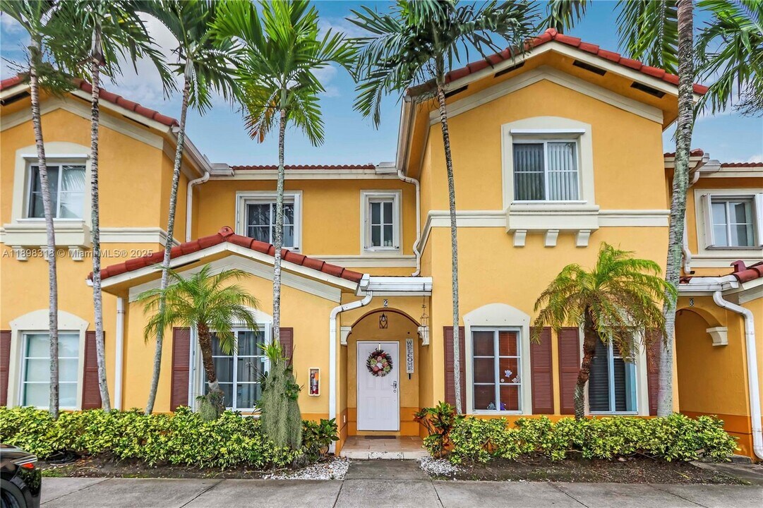 10778 NW 84th St in Doral, FL - Building Photo