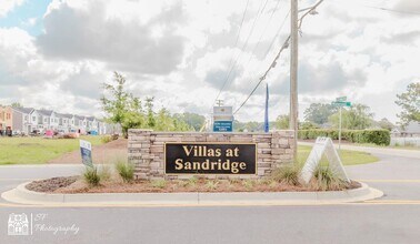 427 Waterend Dr in Little River, SC - Foto de edificio - Building Photo