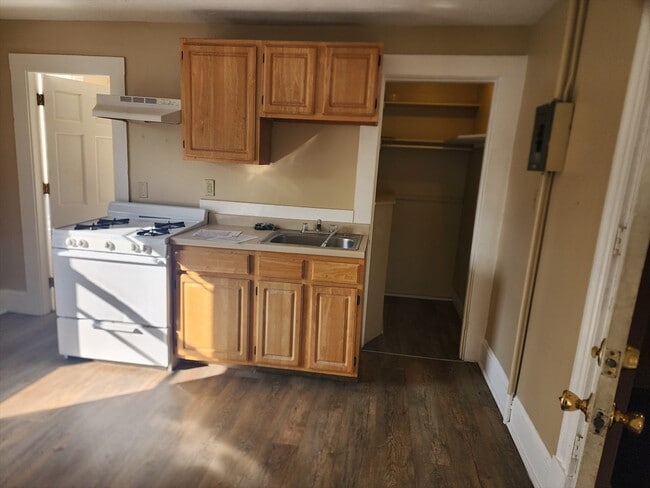 21 Highland St in Brockton, MA - Building Photo - Building Photo