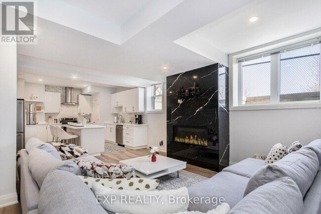 property at 21 Lacrosse Trl