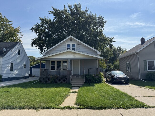 611 Abrams St in Green Bay, WI - Building Photo - Building Photo