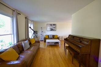 5 Castlegate Ct in Vernon Hills, IL - Building Photo - Building Photo