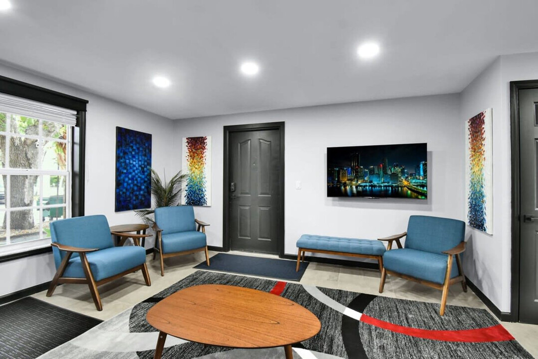 621 NE 28th St in Wilton Manors, FL - Building Photo