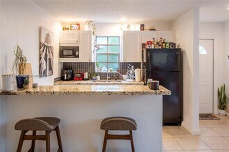 1229 NE 16th Terrace in Fort Lauderdale, FL - Foto de edificio - Building Photo