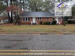 209 N Jackson St in Raeford, NC - Building Photo