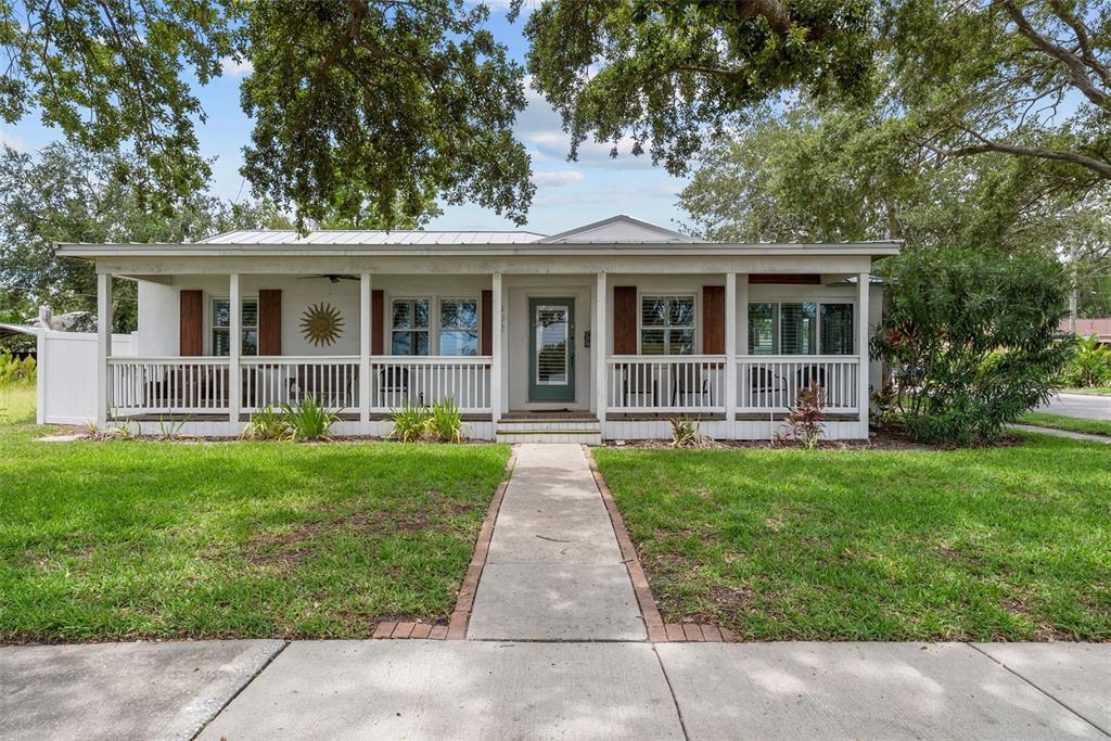 402 Channel Dr in Tampa, FL - Building Photo