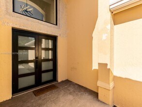 381 Cameron Dr in Weston, FL - Building Photo - Building Photo