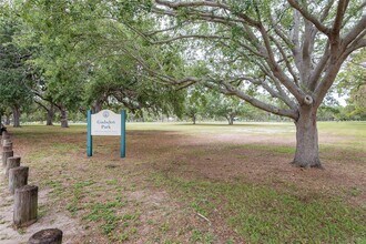 2876 Bayshore Trails Dr in Tampa, FL - Building Photo - Building Photo