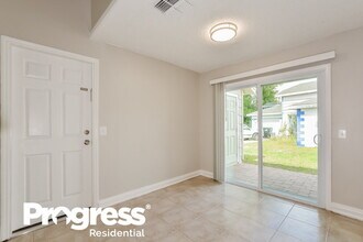 13025 Phoenix Woods Ln in Orlando, FL - Building Photo - Building Photo