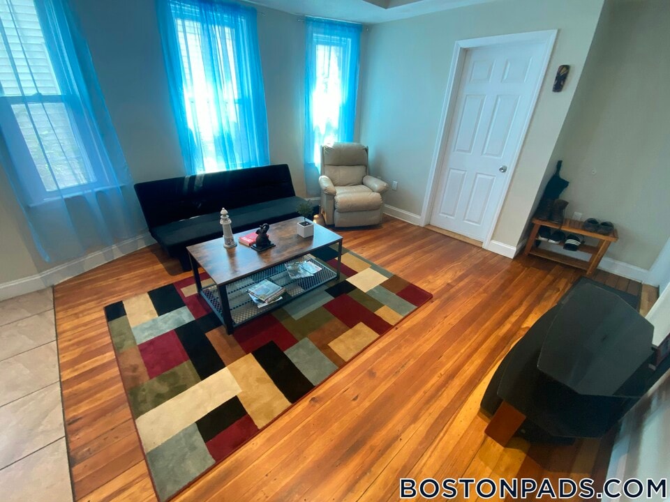 74 Wyeth St in Malden, MA - Building Photo