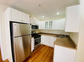 9 Locke St, Unit 1 Apartments