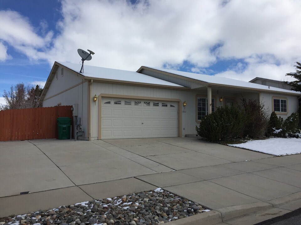 17863 Bear River Ct in Reno, NV - Building Photo