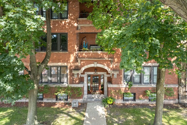 6705 N Lakewood Ave in Chicago, IL - Building Photo - Building Photo