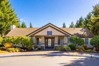 Capitol City Apartments in Lacey, WA - Foto de edificio - Building Photo