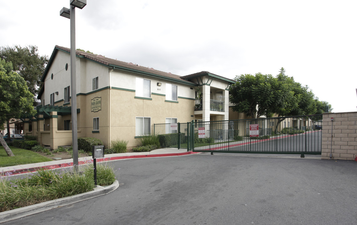 Park Grand Apartments in Pomona, CA - Building Photo