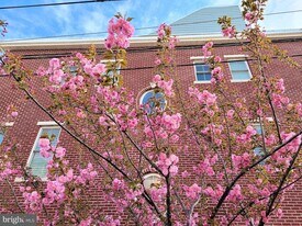 1000 Dorrance St in Philadelphia, PA - Building Photo