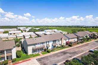 11 Rock Creek Dr in Corpus Christi, TX - Building Photo - Building Photo