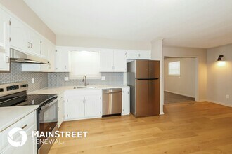 12008 E 54th Terrace in Kansas City, MO - Building Photo - Building Photo