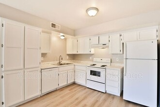 6220 E Greenway St in Mesa, AZ - Building Photo - Building Photo