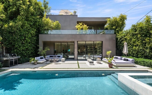 property at 534 N Stanley Ave