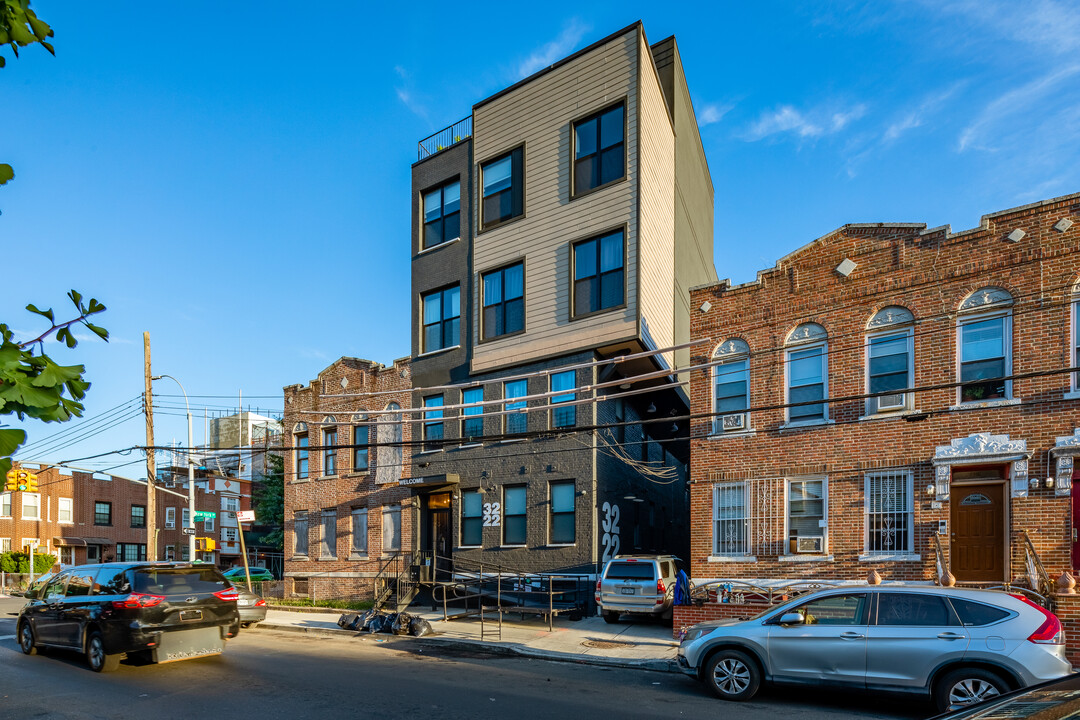 3222 Cortelyou Rd in Brooklyn, NY - Building Photo